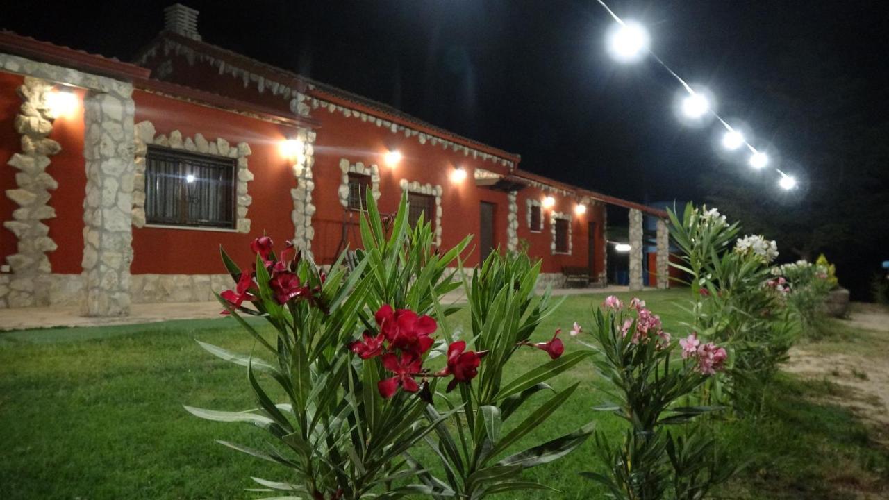 Finca Entrevinedos De Bodegas Marcos Peñafiel Екстериор снимка