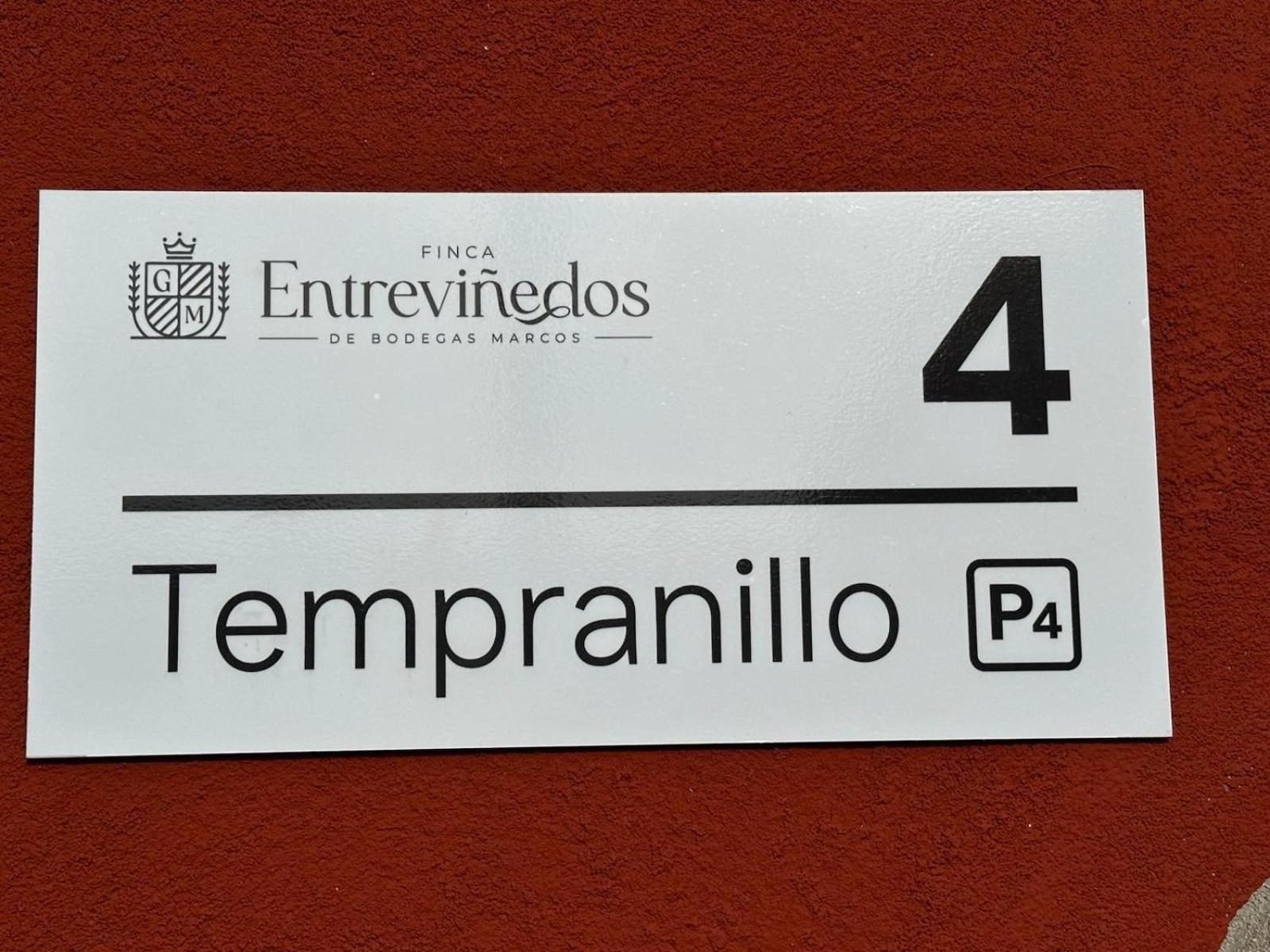 Finca Entrevinedos De Bodegas Marcos Peñafiel Екстериор снимка